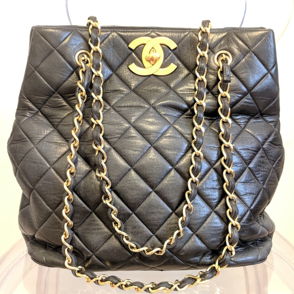 Authentic CHANEL leather shoulder bag